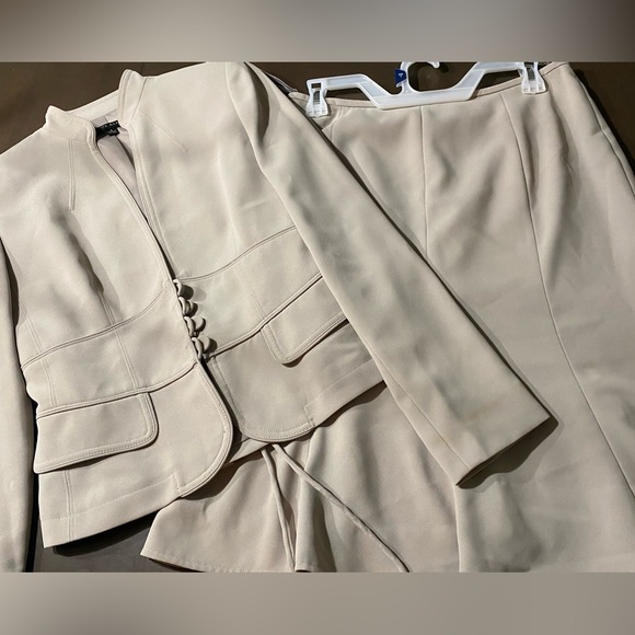 Anne Klein suit size 4 great condition gray green color - Picture 5 of 12